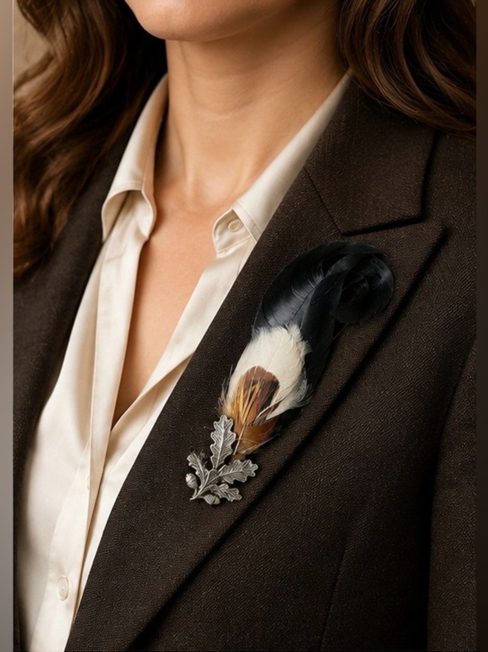 🪶German Gamsbart handcrafted hunting Real Feather Brooch w/ Pewter Oak Leaf pin🍂 - Picture 2 of 6